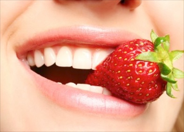 teeth-strawberry